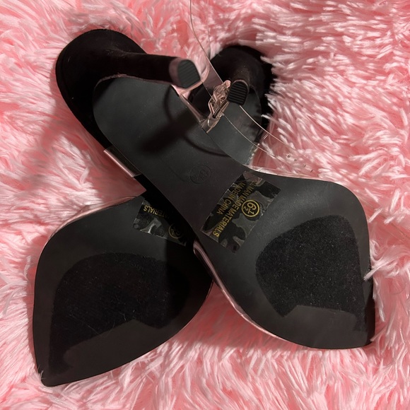 Pointed Toe Sandal - Picture 4 of 6